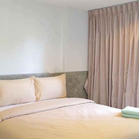 Y House Patong Hostel Kültér fotó
