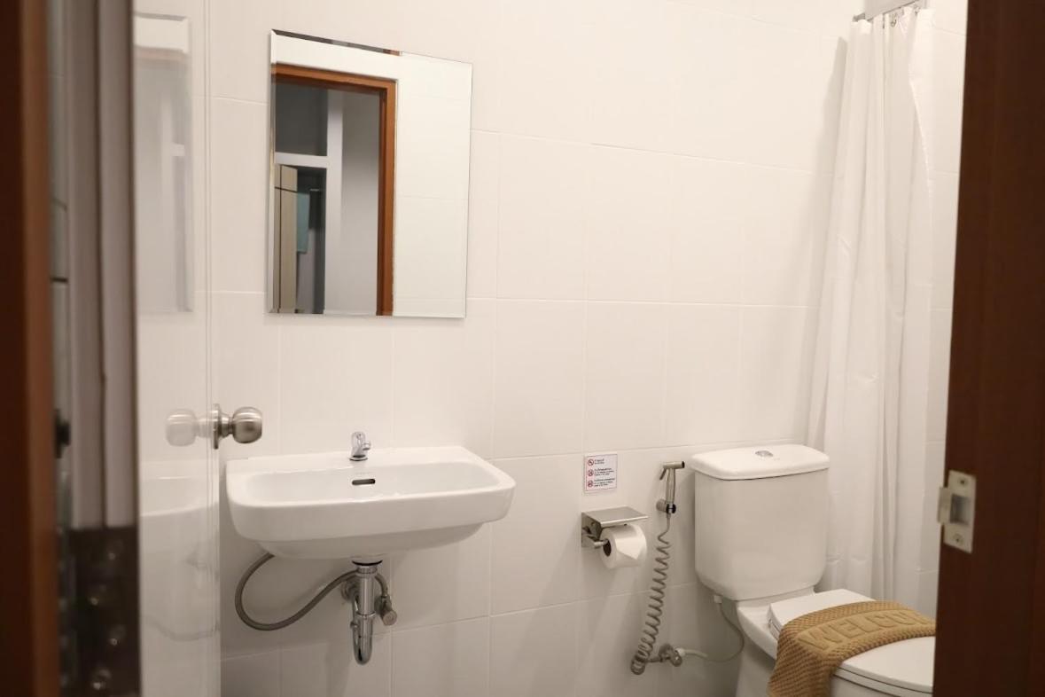 Y House Patong Hostel Kültér fotó