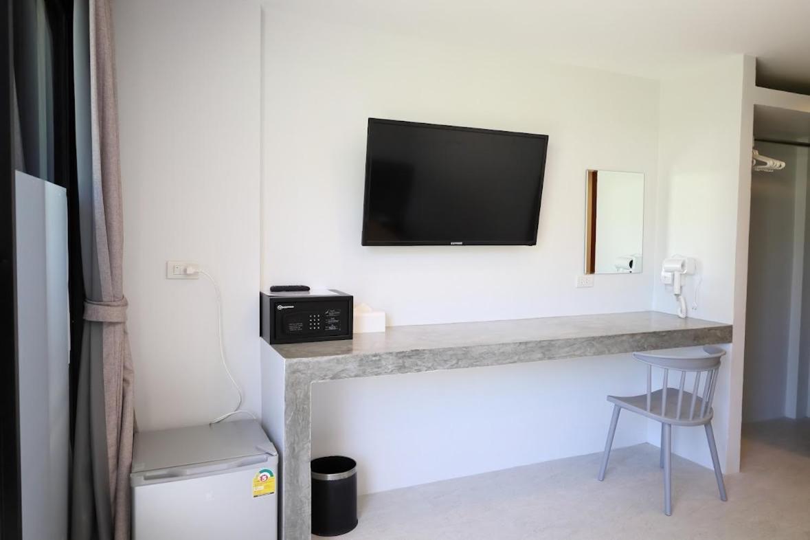 Y House Patong Hostel Kültér fotó