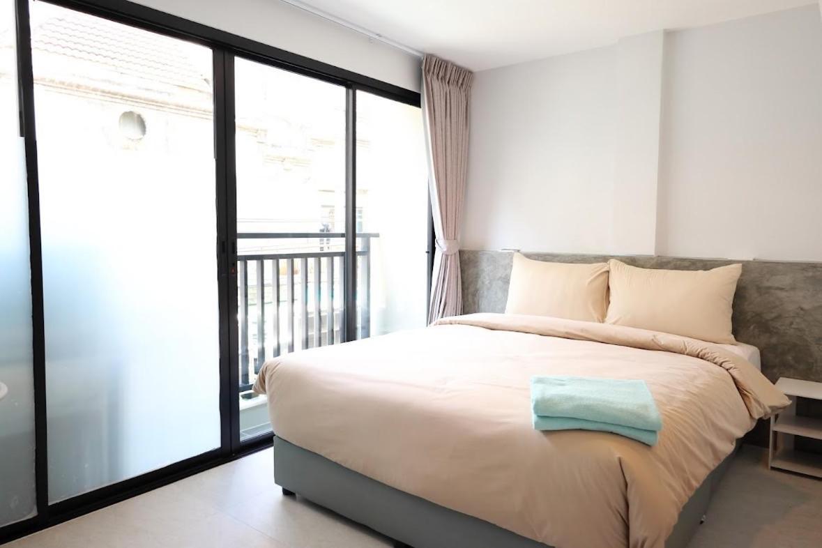 Y House Patong Hostel Kültér fotó